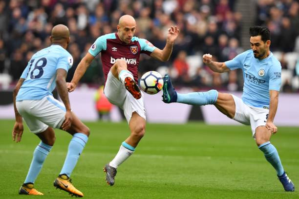 他几乎承担 他几乎承担